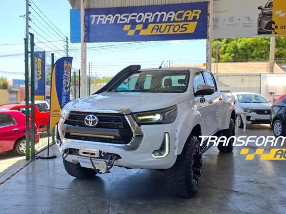 TOYOTA HILUX 2.8 SR 4X4 CD 16V DIESEL 4P AUTOMÁTICO